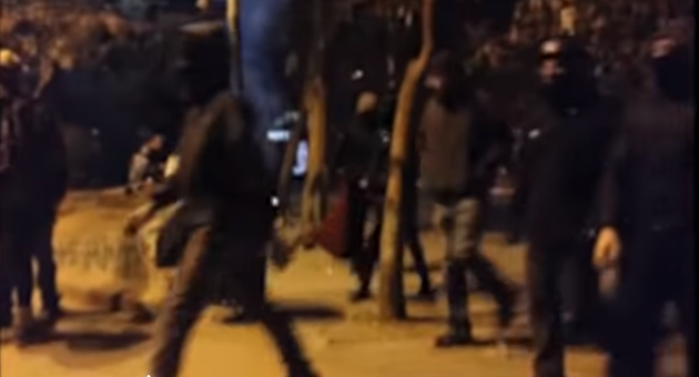 Μπαράζ επιθέσεων τα ξημερώματα σε 21 κτήρια στην Αθήνα