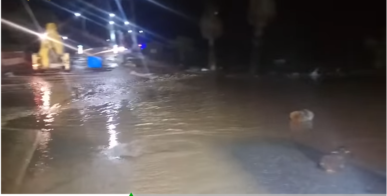 Λάρισα: Ρέμα παρέσυρε εν κινήσει αυτοκίνητο και το πέταξε στη θάλασσα