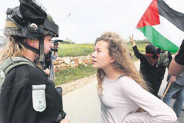 Φυλάκιση οκτώ μηνών στην 17χρονη Παλαιστίνια που επιτέθηκε σε στρατιώτες(pics)