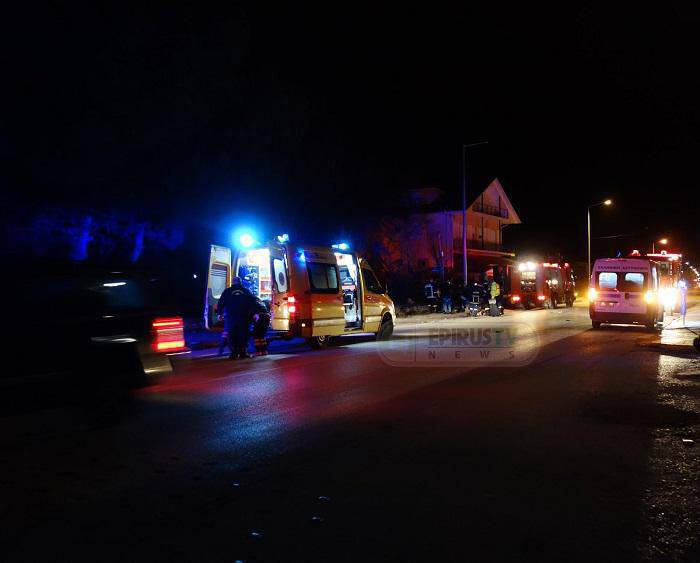 Τραγωδία στα Ιωάννινα: Ένας 19χρονος νεκρός και δύο τραυματίες σε τροχαίο (pics)