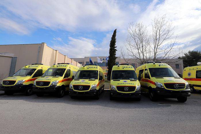 Περιφέρεια Στερεάς Ελλάδας: Αγορά 17 ασθενοφόρων και κινητών μονάδων για το ΕΚΑΒ
