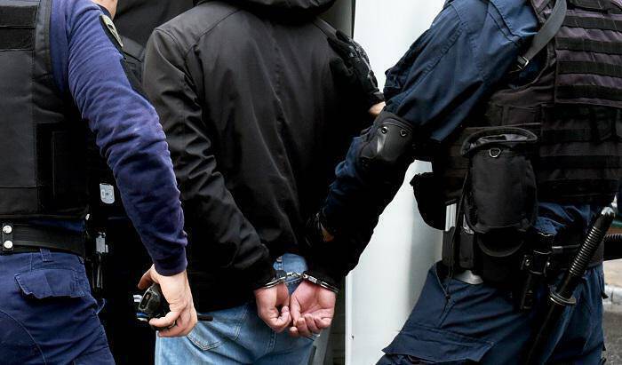 Ιωάννινα: Παρίστανε τον αστυνομικό και βρέθηκε στο αυτόφωρο