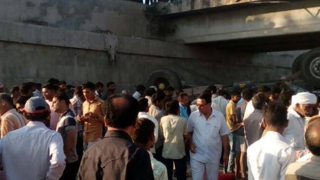 Ινδία: 25 νεκροί από πτώση φορτηγού σε φρεάτιο – Πήγαιναν σε γαμήλιο πάρτι!