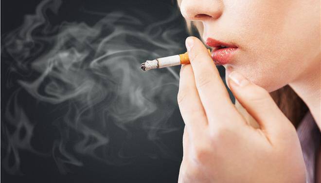 Οι καπνιστές κινδυνεύουν περισσότερο από απώλεια ακοής