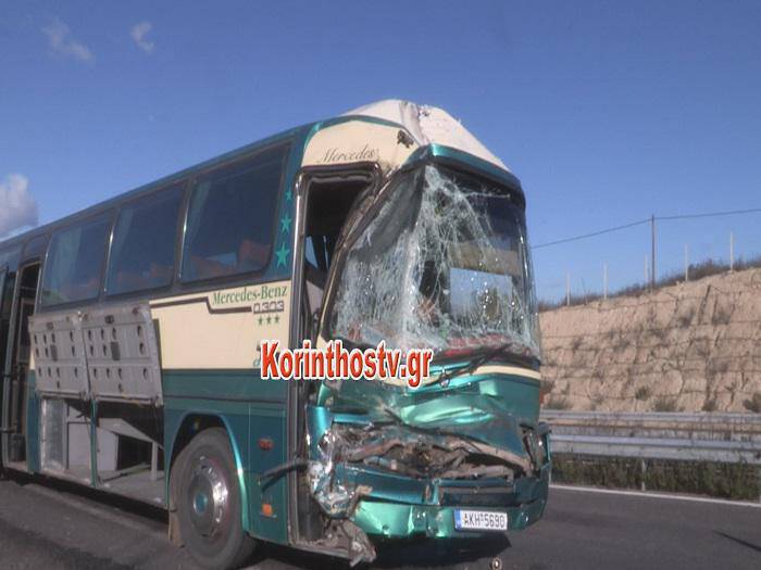 Σοβαρό τροχαίο στην ε.o. Κορίνθου-Τριπόλεως: Λεωφορείο συγκρούστηκε με φορτηγό (pics&vid)