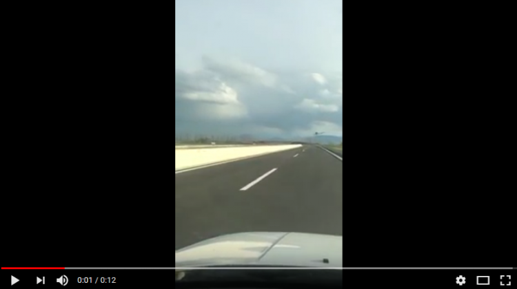 Απίστευτο video. «Διασταύρωση» αεροπλάνου-αυτοκινήτου στον Ε-65