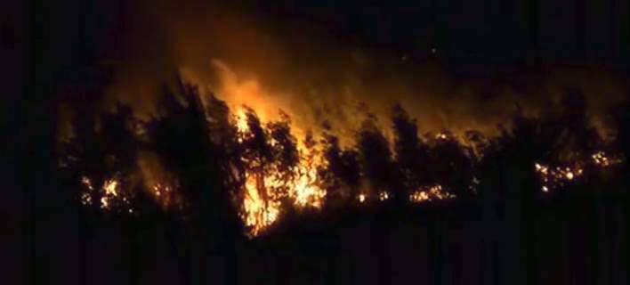 Καίει ανεξέλεγκτα η φωτιά στα Σπίνα στα Χανιά – Εκκενώθηκε το χωριό