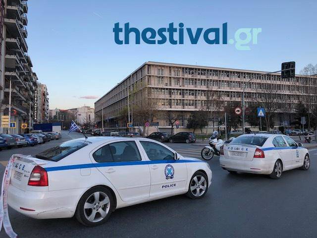 Θεσσαλονίκη: Τηλεφώνημα για βαν με εκρηκτικά στα Δικαστήρια (pics&vid)