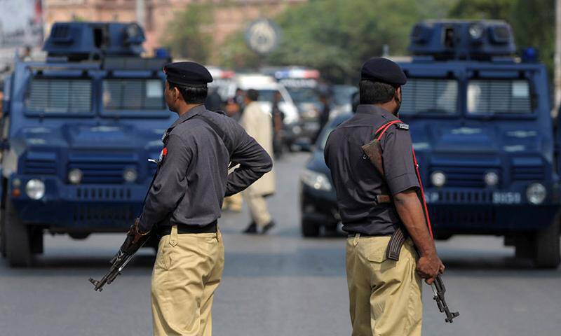 Πακιστάν: Τριπλή επίθεση καμικάζι – Έξι αστυνομικοί νεκροί