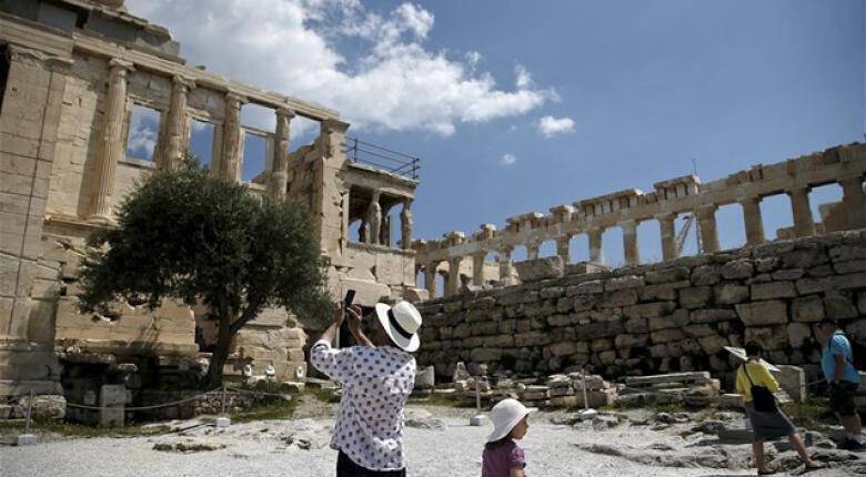 Handelsblatt: Οι επενδυτές επιστρέφουν στην Ελλάδα