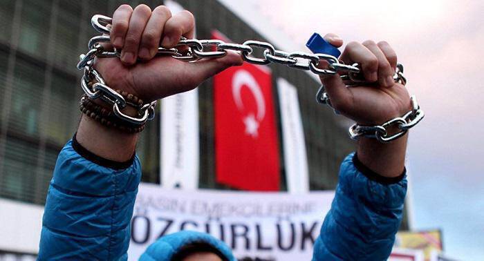 Τουρκία: Δικαστήριο καταδίκασε δημοσιογράφους για σχέσεις με το αποτυχημένο πραξικόπημα του 2016