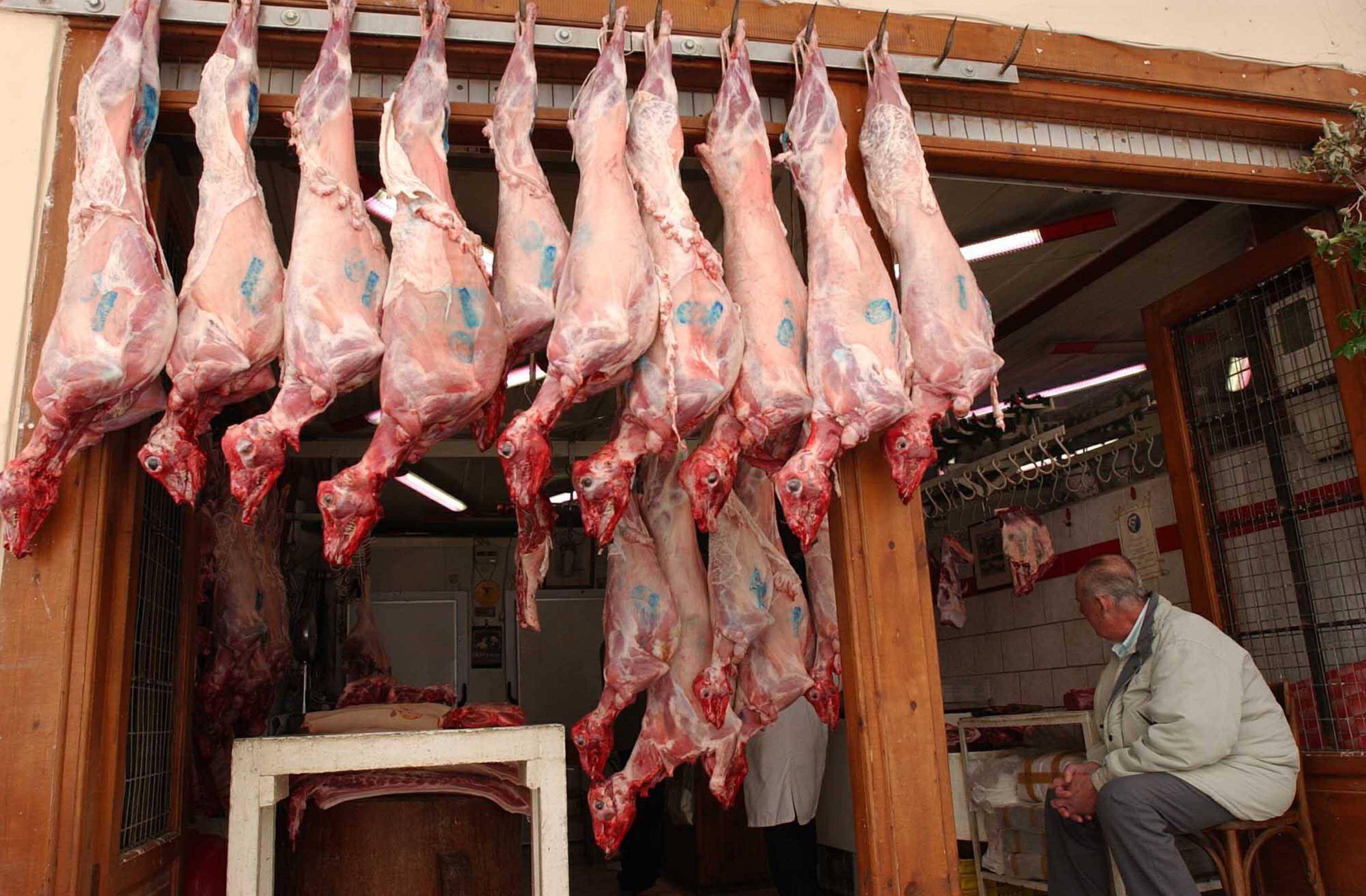 Κατασχέσεις κρέατος για αισχροκέρδεια – Πουλούσαν 14 ευρώ το κιλό το κατσίκι