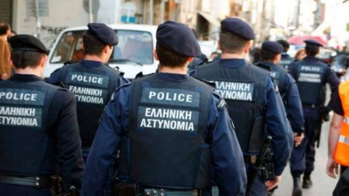 Επίθεση αντιεξουσιαστών σε αστυνομικούς στα δικαστήρια της Ευελπίδων