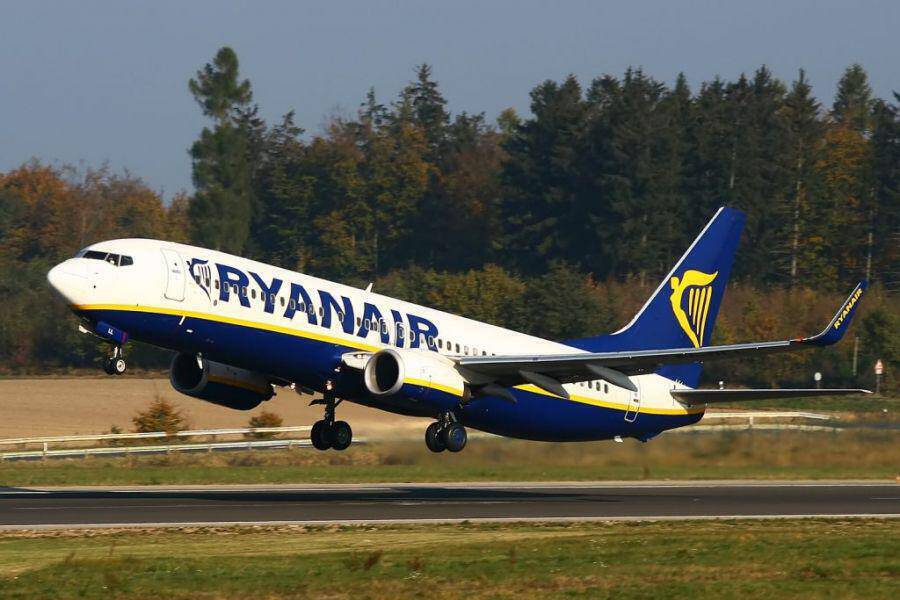 Η Ryanair προσλαμβάνει προσωπικό – Ημέρες καριέρας σε Αθήνα και Θεσσαλονίκη