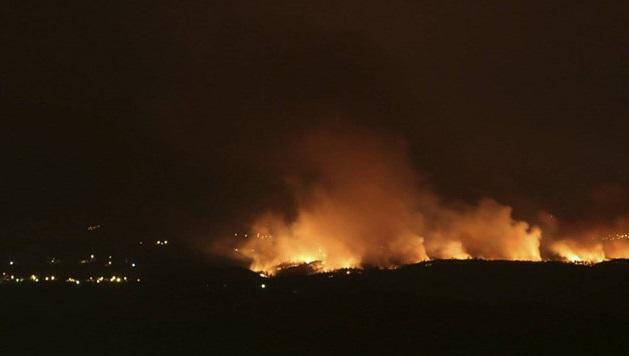 Μεγάλη φωτιά στην Κεφαλονιά -Απειλεί χωριό