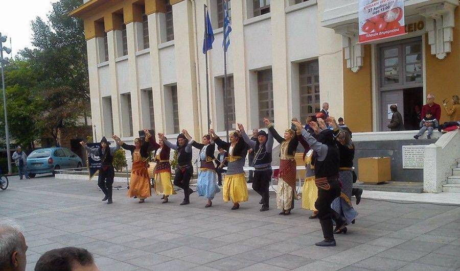 Καλαμαριά: Ταφικό έθιμο του Πόντου από τους Κρωμναίους σήμερα Κυριακή του Θωμά