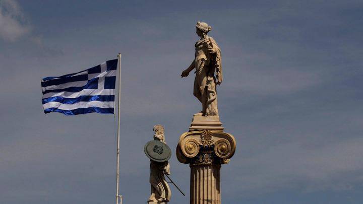 Γερμανός οικονομολόγος: Καλύτερα να αφήναμε την Ελλάδα να βγει από το ευρώ