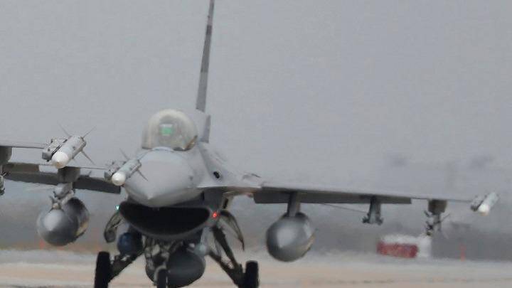 ΗΠΑ: F-16 συνετρίβη σε κτίριο στην Καλιφόρνια