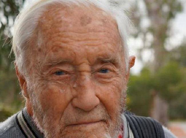 Αυστραλός επιστήμονας, 104 ετών, ταξιδεύει στην Ελβετία για να πεθάνει