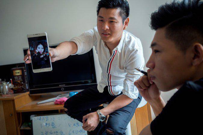 Μερακλήδες στην Κίνα: Σχολείο παραδίδει μαθήματα φλερτ