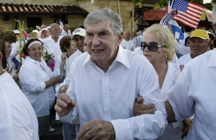 Πέθανε ο Κουβανός πρώην πράκτορας της CIA Ποσάδα Καρίλες