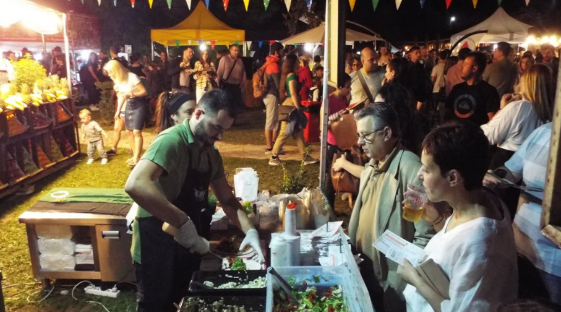 Πλήθος κόσμου στο Street Food Festival