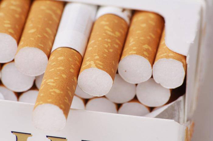Εντείνονται οι έλεγχοι για την απαγόρευση της διαφήμισης προϊόντων καπνού