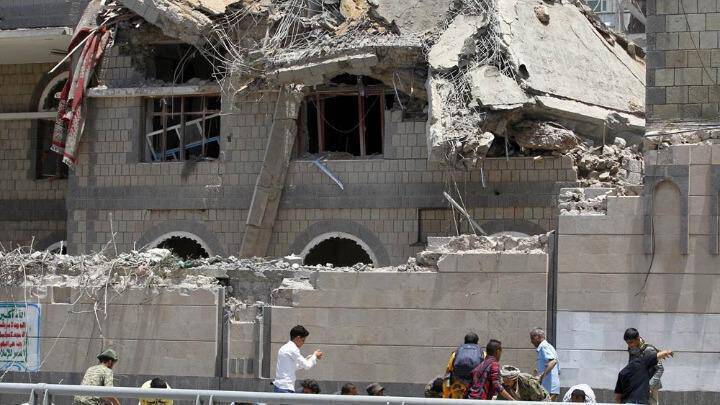 Υεμένη: Τουλάχιστον 6 νεκροί από την αεροπορική επιδρομή στο προεδρικό κτίριο