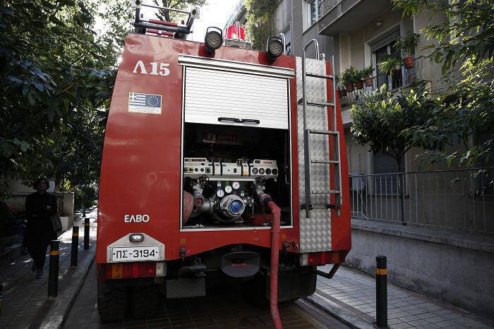 Φωτιά τώρα σε κτίριο επί της οδού Καποδιστρίου στην Αθήνα