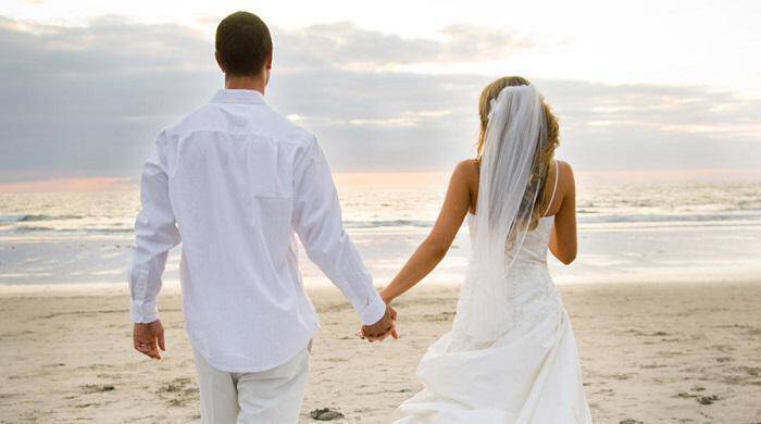 Κρήτη: Ο πρώην σύζυγος παρέδωσε τη νύφη στο γαμπρό