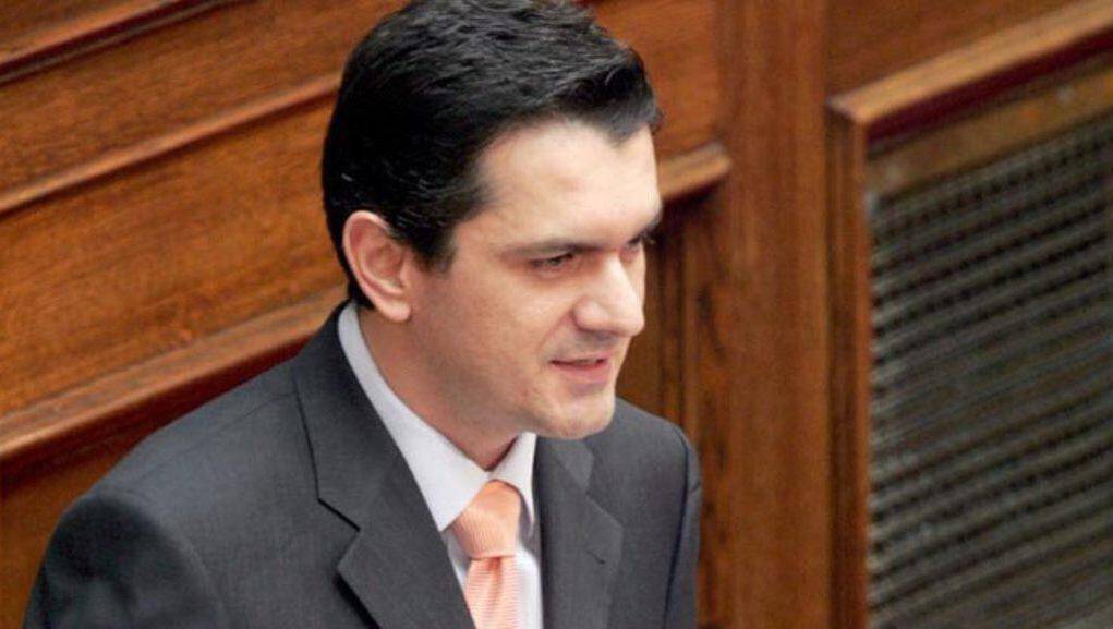 Ένταση στη Βουλή με την αναφορά Κασαπίδη ότι οι βουλευτές του ΣΥΡΙΖΑ διαπράττουν εσχάτη προδοσία