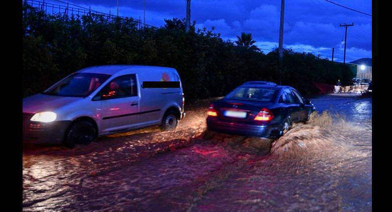 Πλημμύρισε ξανά η Μάνδρα: Δεκάδες κλήσεις έχει δεχτεί η Πυροσβεστική – Εκκενώθηκαν σπίτια (pics)