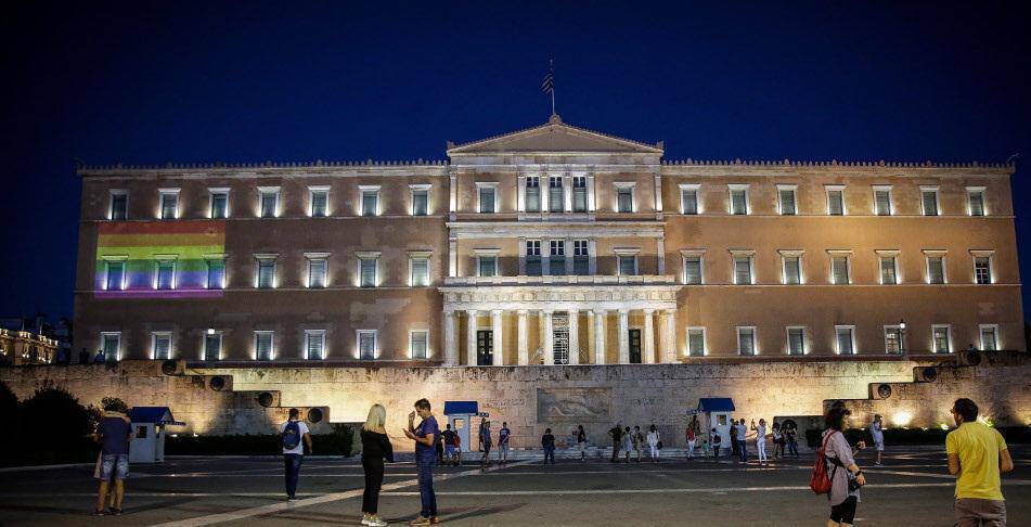 Ζευγάρι Ελλήνων πολιτικών παντρεύεται υπό άκρα μυστικότητα