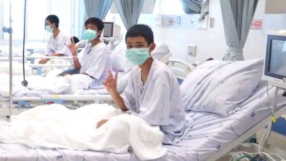 Ταϊλάνδη: Την Πέμπτη βγαίνουν από το νοσοκομείο τα 12 παιδιά