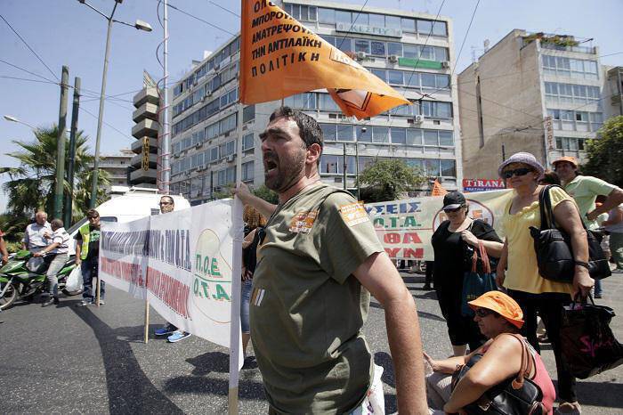 Θεσσαλονίκη: Συγκέντρωση και πορεία συμβασιούχων στους δήμους