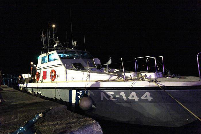 Σαντορίνη: Προσάραξε το φορτηγό πλοίο «Νέαρχος»