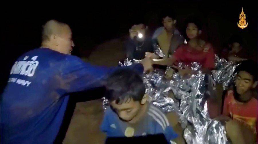 Ταϊλάνδη: Συνολικά έξι αγόρια έχουν βγει μέχρι στιγμής από το σπήλαιο