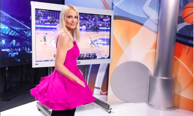 Κατερίνα Αναστασοπούλου: H sexy αθλητικογράφος της ΕΡΤ προβλέπει τον τελικό του Μουντιάλ