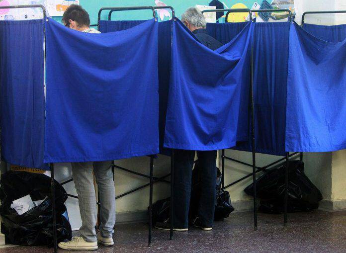 Ραγδαίες εξελίξεις: Το πολιτικό σκηνικό δείχνει πρόωρες εκλογές το Φθινόπωρο