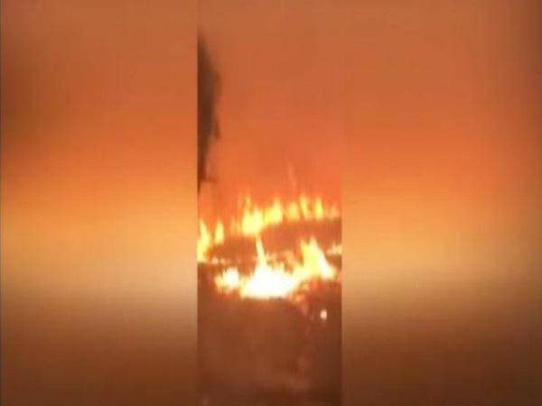 Μάτι: Συγκλονιστικό βίντεο – Περνούν μέσα από τις φλόγες!