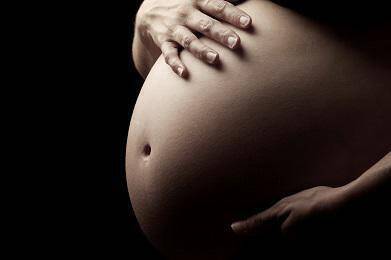 Νέα έρευνα δίνει ελπίδες στις γυναίκες για εγκυμοσύνη μετά τη χημειοθεραπεία