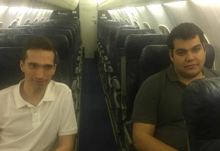 Οι δύο Ελληνες στρατιωτικοί στο πρωθυπουργικό αεροπλάνο