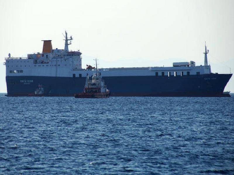 Ακυβέρνητο φορτηγό πλοίο στη θαλάσσια περιοχή μεταξύ Κύθνου και Σύρου