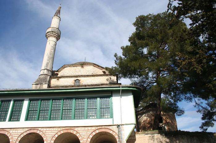 Ιωάννινα: Κατέρρευσε ο μιναρές στο Ασλάν Τζαμί λόγω των ισχυρών ανέμων