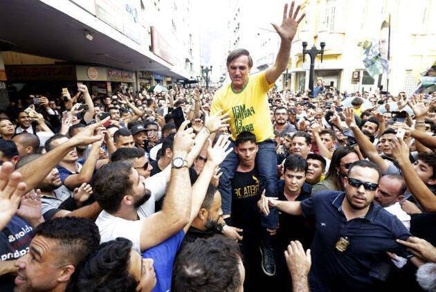 Μαχαίρωσαν τον υποψήφιο της ακροδεξιάς στη Βραζιλία (vid)