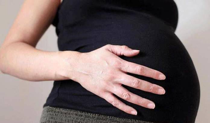 Κίνδυνος αν η γυναίκα μείνει ξανά έγκυος σε λιγότερο από ένα χρόνο