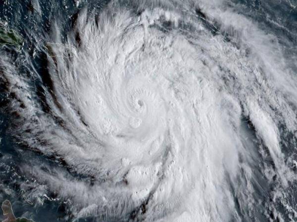 Τυφώνας Φλόρενς: Εξασθένισε αλλά ο… κόκκινος συναγερμός παραμένει! Εκκενώνονται Πολιτείες