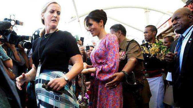 Φίτζι: Εγκυμονούσα σωματοφύλακα έχει η εγκυμονούσα Μέγκαν Μαρκλ (pics)
