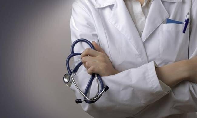 Πάτρα: Γιατρός αρνήθηκε να εξετάσει ανήλικη ασθενή
