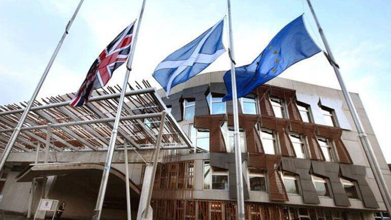 Η Σκοτία θα μπορούσε να επιστρέψει στην ΕΕ αν γινόταν ανεξάρτητο κράτος